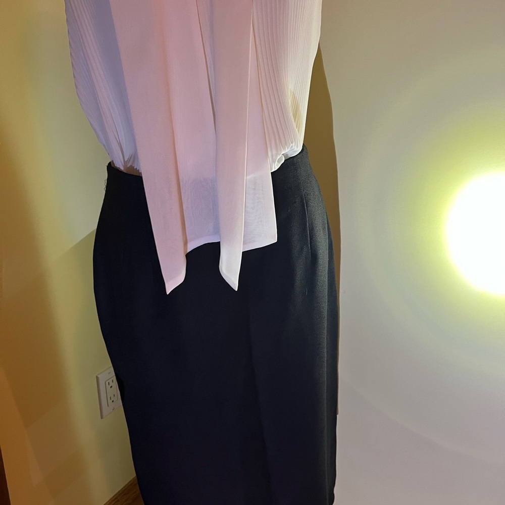 Jones wear sz 12 black wool pencil skirt